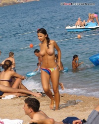 Nude Girls on Nude Beaches