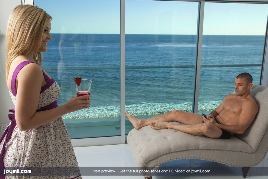 A Day At Home With Alexis Texas By Joymii A Day At Home With Alexis Texas By Joymii