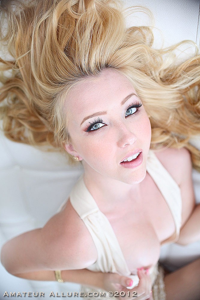 Samantha Rone Returns To Amateur Allure Samantha Rone Returns To Amateur Allure