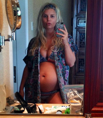 Jessica Simpson Pregnant