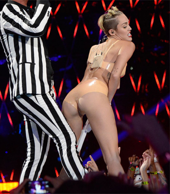 Miley Cyrus Twerks It